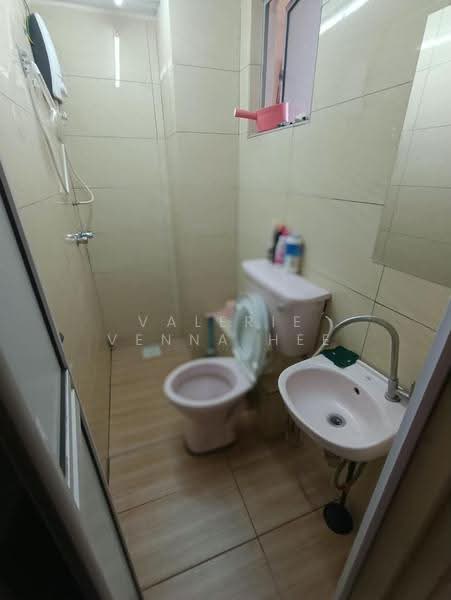 Kondominium untuk Disewa di Danau Idaman - Valerie Venna Hee - Bathroom - PropertyGuru.com.my