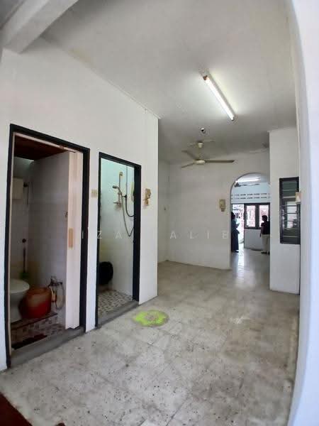 Rumah Teres 1-Tingkat untuk Dijual di Taiping (Perak) - Iza Talib - Bathroom - PropertyGuru.com.my