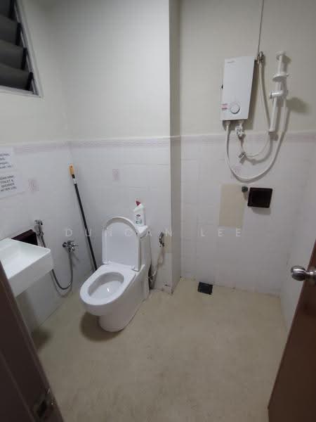 Kondominium untuk Disewa di Kelana Puteri - Duncan Lee - Bathroom - PropertyGuru.com.my