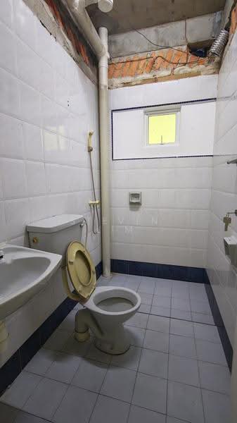 Semi-Detached House for Sale in Taman Pasir Jaya (Melaka City) - Steven Lim - Bathroom - PropertyGuru.com.my
