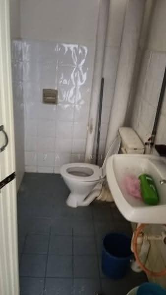 Apartment for Sale at Aseania Court - Iza Talib - Bathroom - PropertyGuru.com.my