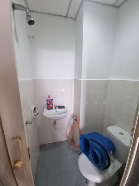 Condominium for Sale at Golf Vista Resort Homes - Jerry Chow - Bathroom - PropertyGuru.com.my