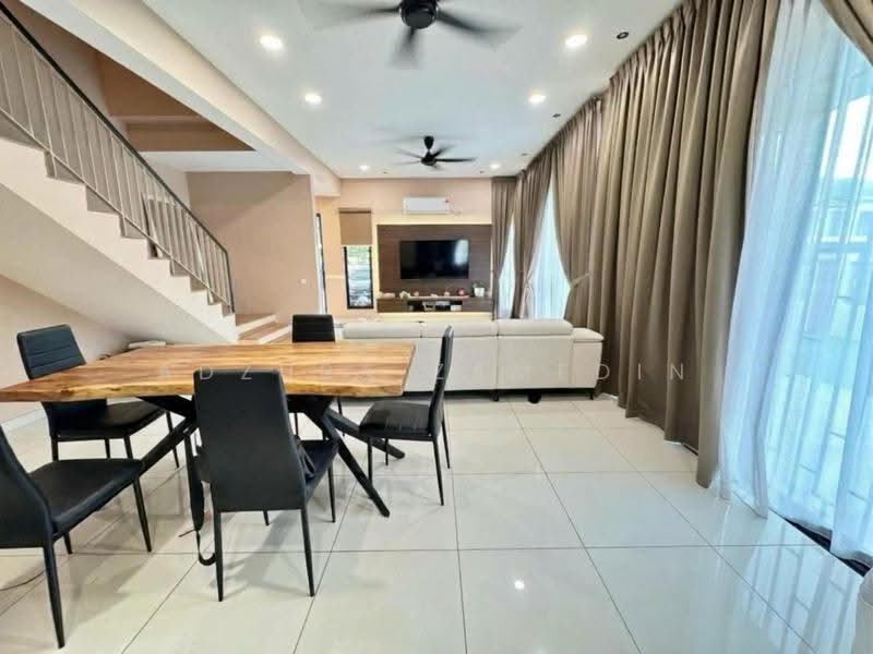 Rumah Teres 2-Tingkat untuk Dijual di Elmina (Shah Alam) - Adzura Zamedin - Living Room - PropertyGuru.com.my