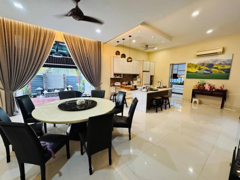 Rumah Berkembar untuk Dijual di Temasya Glenmarie (Glenmarie) - Adzura Zamedin - Dining Room - PropertyGuru.com.my