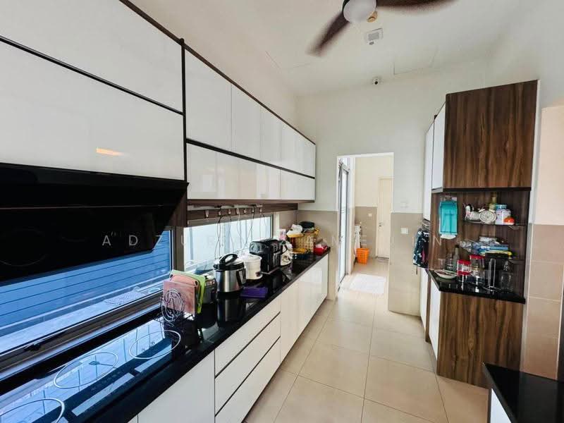 Rumah Berkembar untuk Dijual di Temasya Glenmarie (Glenmarie) - Adzura Zamedin - Kitchen - PropertyGuru.com.my