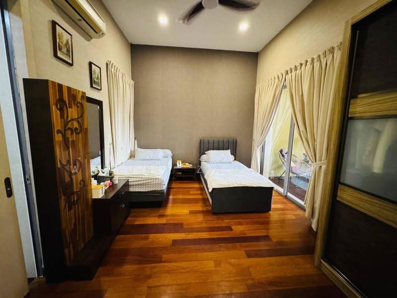 Rumah Berkembar untuk Dijual di Temasya Glenmarie (Glenmarie) - Adzura Zamedin - Bedroom - PropertyGuru.com.my