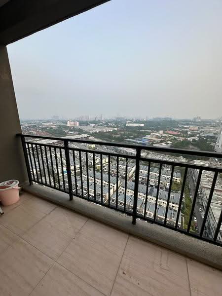 Kediaman Servis untuk Disewa di Country Garden Central Park - CK YAP - Balcony - PropertyGuru.com.my