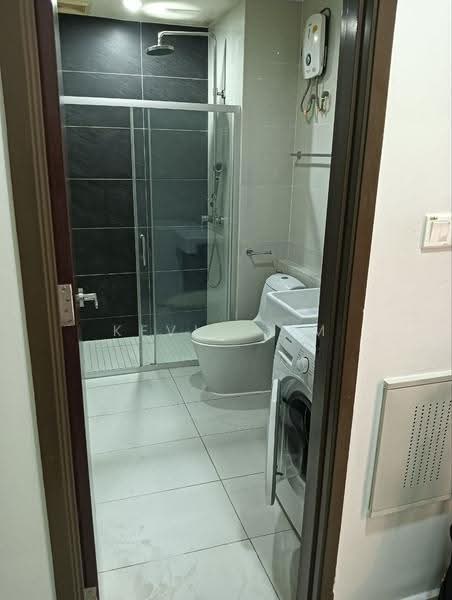 Condominium for Rent at Amberside @ Country Garden Danga Bay - Kevin Lim - Bathroom - PropertyGuru.com.my