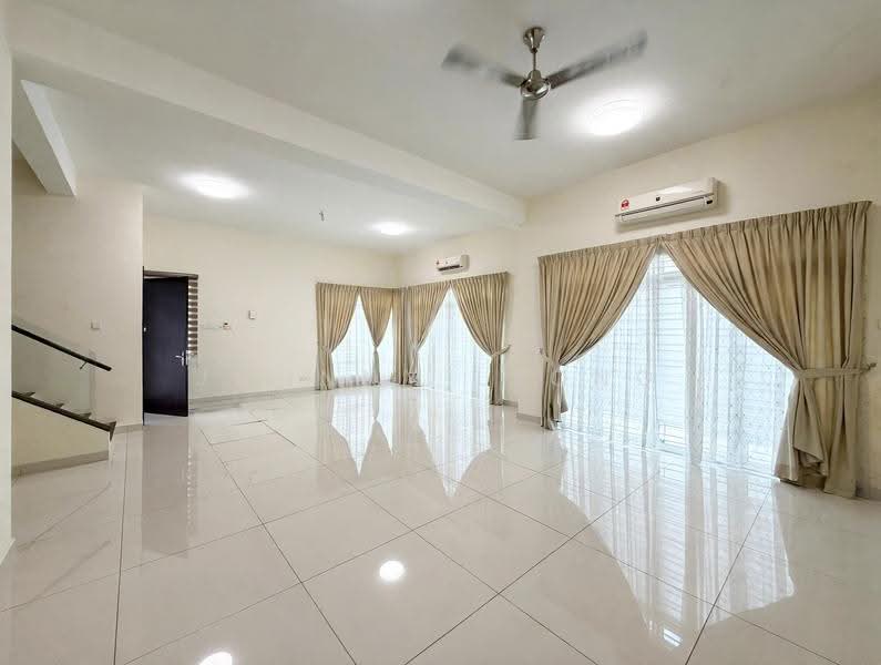 Rumah Berkembar untuk Dijual di Kajang 2 (Kajang) - Johnny Leong - Living Room - PropertyGuru.com.my