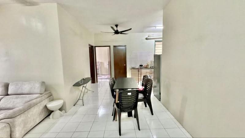 Pangsapuri untuk Dijual di Vista Pinggiran Apartment - DJULIA JAMAL - Living Room - PropertyGuru.com.my