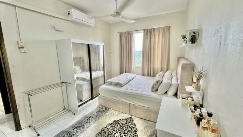 Pangsapuri untuk Dijual di Vista Pinggiran Apartment - DJULIA JAMAL - Bedroom - PropertyGuru.com.my