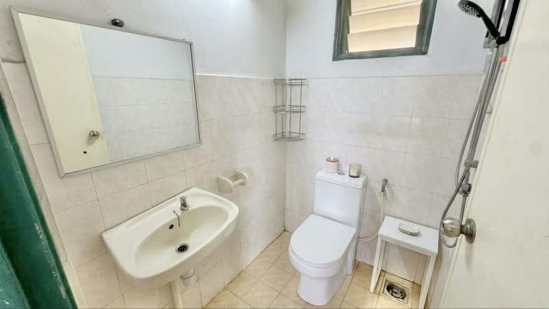 Pangsapuri untuk Dijual di Vista Pinggiran Apartment - DJULIA JAMAL - Bathroom - PropertyGuru.com.my