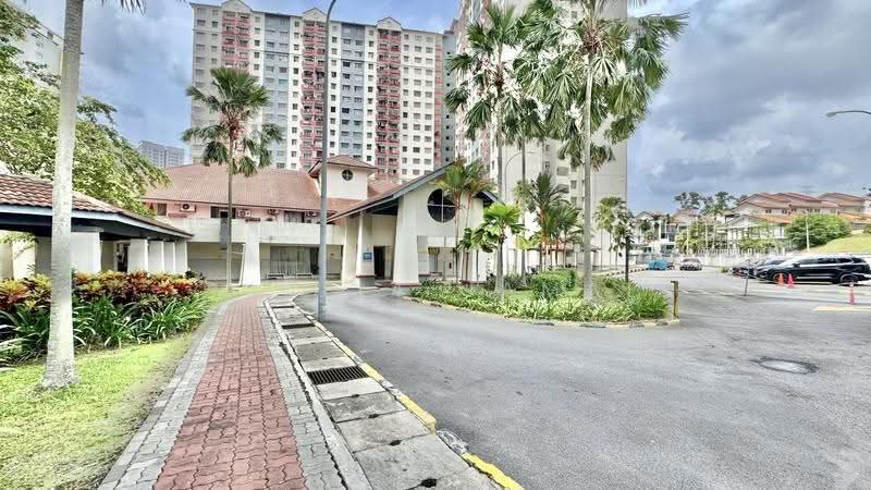 Pangsapuri untuk Dijual di Vista Pinggiran Apartment - DJULIA JAMAL - Exterior - PropertyGuru.com.my