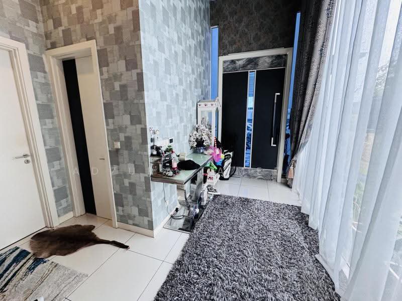Bungalow House for Sale in Denai Alam (Shah Alam) - Adzura Zamedin - Entrance - PropertyGuru.com.my