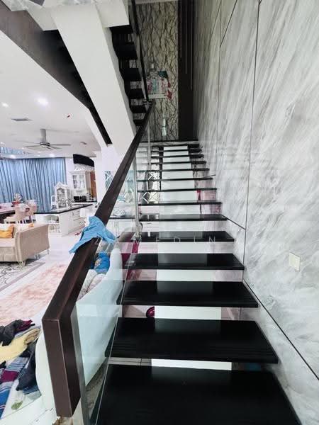 Bungalow House for Sale in Denai Alam (Shah Alam) - Adzura Zamedin - Living Room - PropertyGuru.com.my