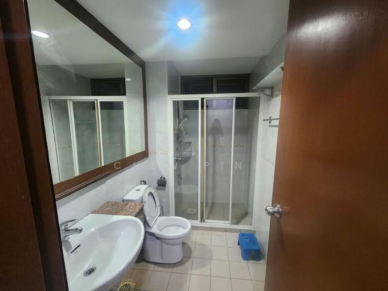 Pangsapuri untuk Disewa di Molek Pine 1 - Chew Ping - PropertyGuru.com.my