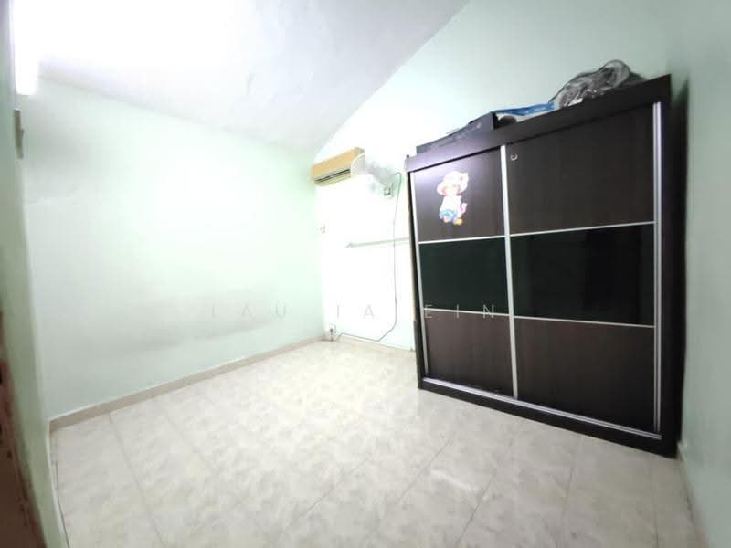 Rumah Teres 2-Tingkat untuk Disewa di Rawang (Selangor) - Lau Ia Ein - Bedroom - PropertyGuru.com.my