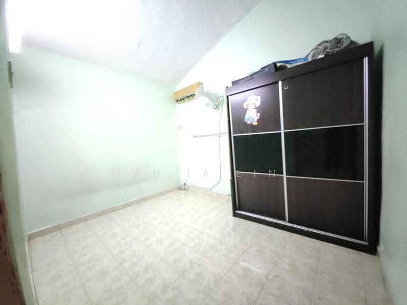 Rumah Teres 2-Tingkat untuk Disewa di Rawang (Selangor) - Lau Ia Ein - Bedroom - PropertyGuru.com.my