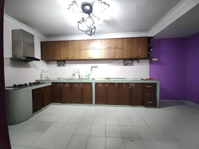 Rumah Teres 2-Tingkat untuk Disewa di Rawang (Selangor) - Lau Ia Ein - Kitchen - PropertyGuru.com.my