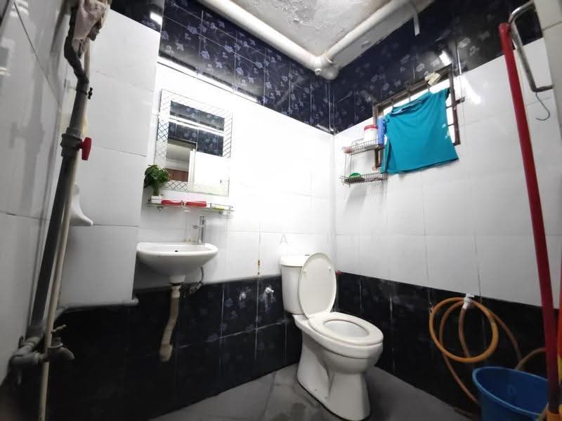 Rumah Teres 2-Tingkat untuk Disewa di Rawang (Selangor) - Lau Ia Ein - Bathroom - PropertyGuru.com.my