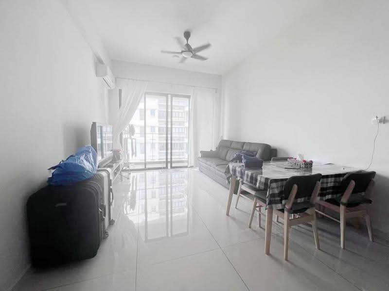 Kondominium untuk Disewa di Bay Point @ Country Garden Danga Bay - CK YAP - Living Room - PropertyGuru.com.my