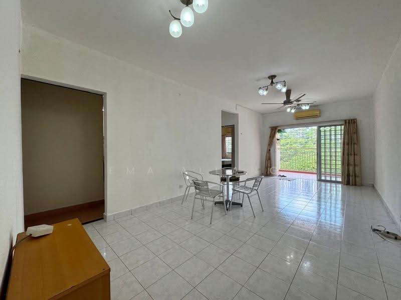 Condominium for Sale at Vista Amani - EMA ALLANG - Living Room - PropertyGuru.com.my