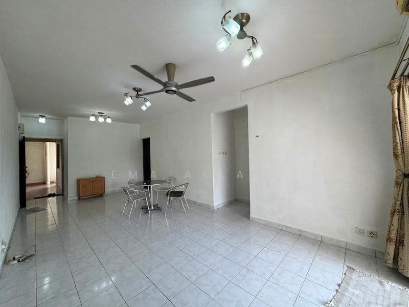 Condominium for Sale at Vista Amani - EMA ALLANG - Living Room - PropertyGuru.com.my