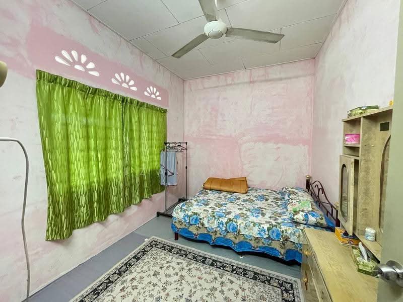 Bungalow House for Sale in Taiping (Perak) - Iza Talib - Bedroom - PropertyGuru.com.my