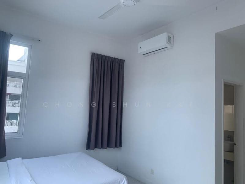 Kediaman Servis untuk Dijual di Skypod Residence - Chong Shun Kae - Bedroom - PropertyGuru.com.my