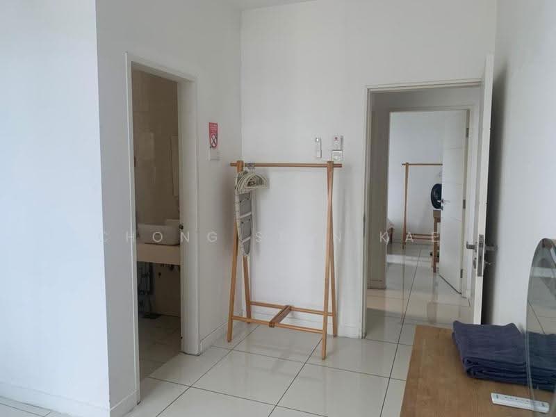 Kediaman Servis untuk Dijual di Skypod Residence - Chong Shun Kae - Bathroom - PropertyGuru.com.my