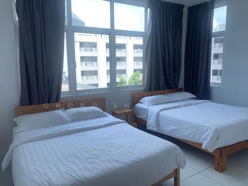 Kediaman Servis untuk Dijual di Skypod Residence - Chong Shun Kae - Bedroom - PropertyGuru.com.my