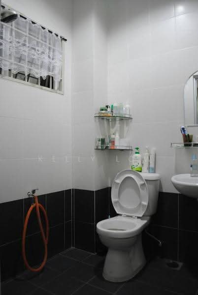 2-storey Terraced House for Rent in Taman Wawasan (Puchong) - Kelly Low - Bathroom - PropertyGuru.com.my