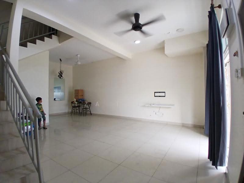 2-storey Terraced House for Sale in Kamunting (Perak) - Iza Talib - Living Room - PropertyGuru.com.my