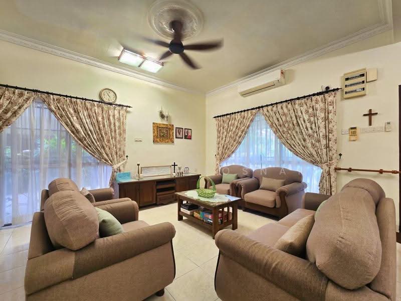 Semi-Detached House for Sale in Taman Setia 2 (Balakong) - Aishah Rosnam - Living Room - PropertyGuru.com.my