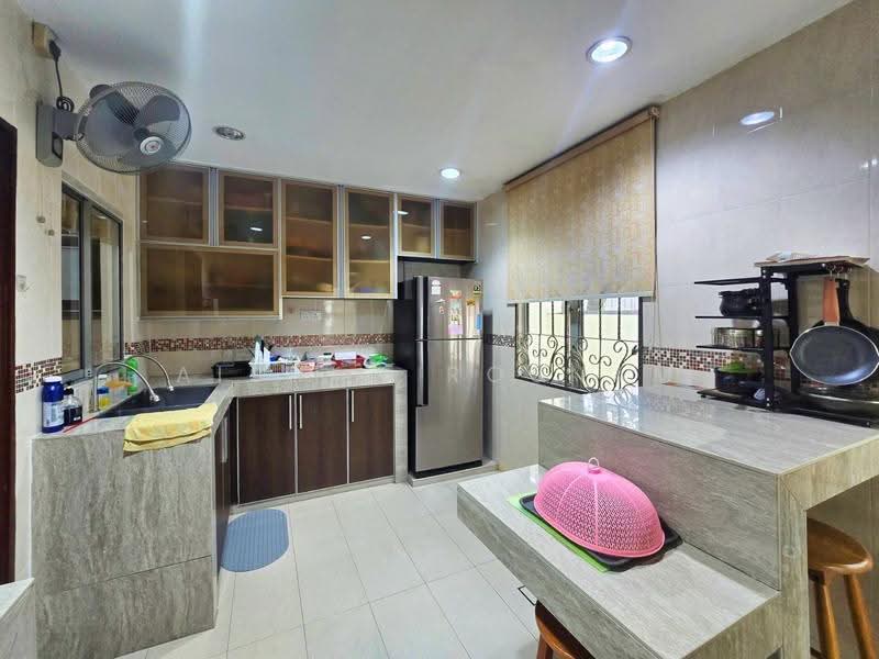 Semi-Detached House for Sale in Taman Setia 2 (Balakong) - Aishah Rosnam - Kitchen - PropertyGuru.com.my