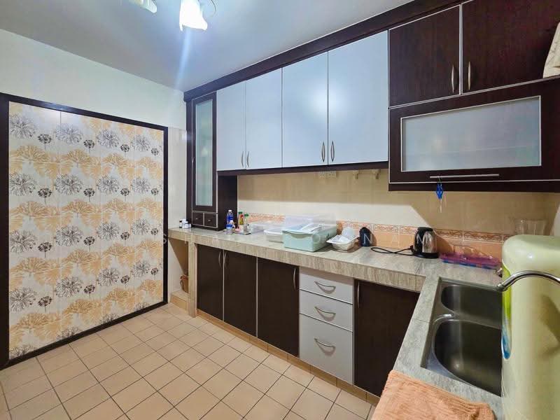 Semi-Detached House for Sale in Taman Setia 2 (Balakong) - Aishah Rosnam - Kitchen - PropertyGuru.com.my