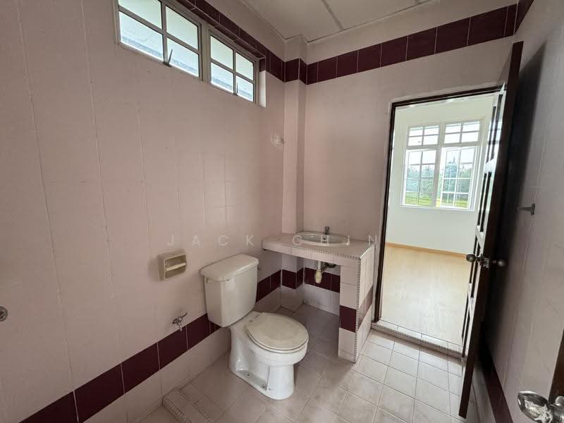 Bungalow House for Sale in Taman Bukit Jed (Seremban) - Jack Chin - Bathroom - PropertyGuru.com.my