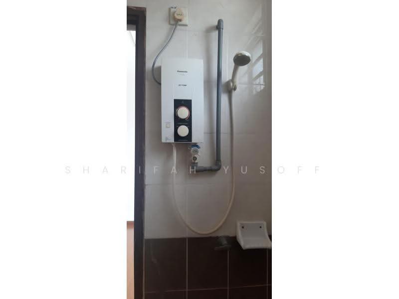 Rumah Teres 2-Tingkat untuk Dijual di Seksyen 16 (Shah Alam) - Sharifah Yusoff - Bathroom - PropertyGuru.com.my