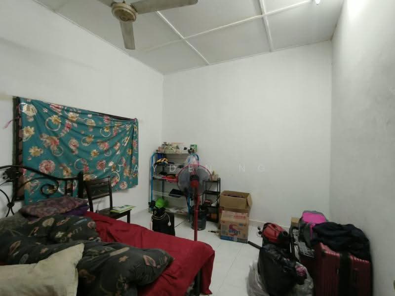 1-storey Terraced House for Sale in Taman Senai Jaya (Senai) - Jayden Ng - Bedroom - PropertyGuru.com.my