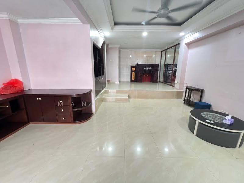 Rumah Teres 2-Tingkat untuk Dijual di Taman Bukit Idaman (Selayang) - Mandy Cheow - Living Room - PropertyGuru.com.my