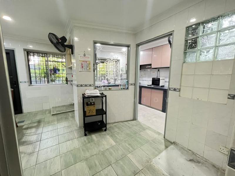 Rumah Teres 2-Tingkat untuk Dijual di Taman Bukit Idaman (Selayang) - Mandy Cheow - Kitchen - PropertyGuru.com.my