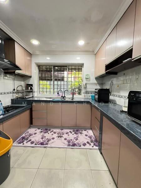 Rumah Teres 2-Tingkat untuk Dijual di Taman Bukit Idaman (Selayang) - Mandy Cheow - Kitchen - PropertyGuru.com.my