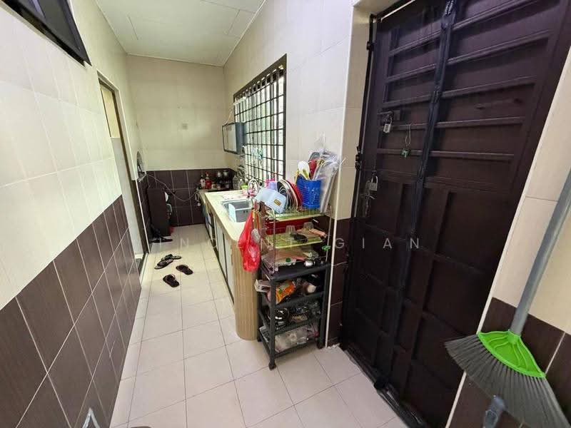 Rumah Teres 2-Tingkat untuk Dijual di Bandar Baru Permas Jaya (Permas Jaya) - Vincent Gian - Kitchen - PropertyGuru.com.my