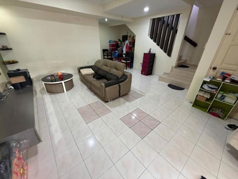 Rumah Teres 2-Tingkat untuk Dijual di Bandar Baru Permas Jaya (Permas Jaya) - Vincent Gian - Living Room - PropertyGuru.com.my