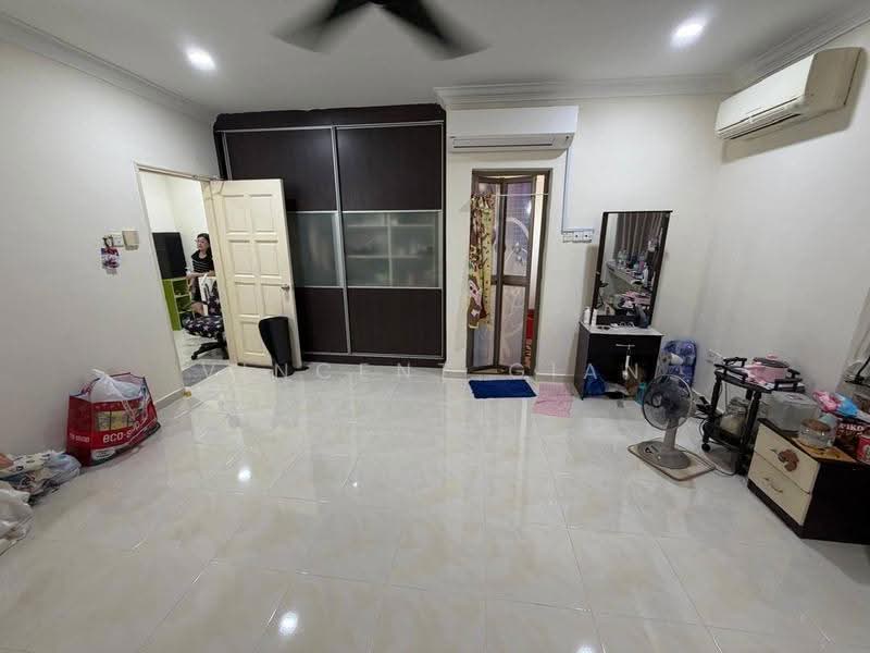 Rumah Teres 2-Tingkat untuk Dijual di Bandar Baru Permas Jaya (Permas Jaya) - Vincent Gian - Bedroom - PropertyGuru.com.my