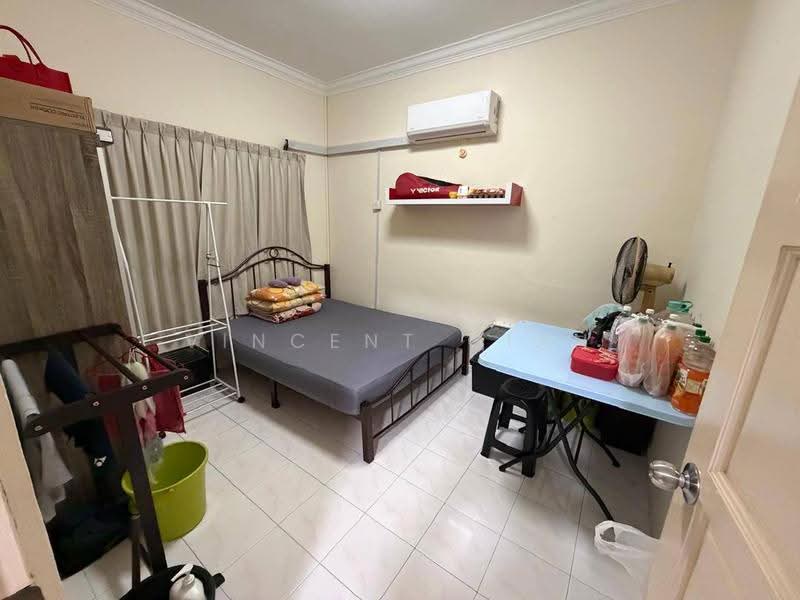 Rumah Teres 2-Tingkat untuk Dijual di Bandar Baru Permas Jaya (Permas Jaya) - Vincent Gian - Bedroom - PropertyGuru.com.my