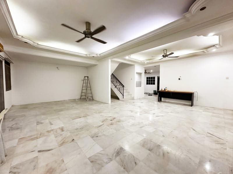 Semi-Detached House for Sale in Teluk Intan (Perak) - Kevin Chai - Living Room - PropertyGuru.com.my