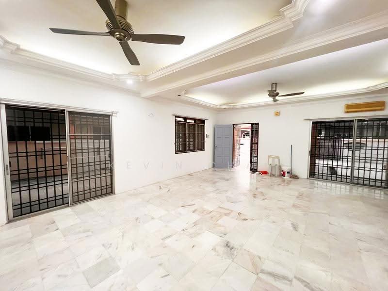 Semi-Detached House for Sale in Teluk Intan (Perak) - Kevin Chai - Living Room - PropertyGuru.com.my