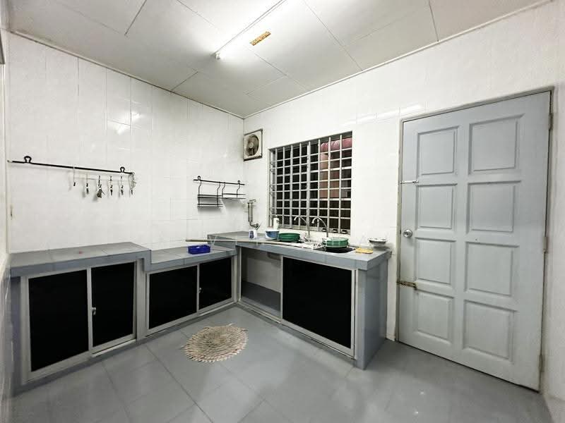 Semi-Detached House for Sale in Teluk Intan (Perak) - Kevin Chai - Wet Kitchen - PropertyGuru.com.my
