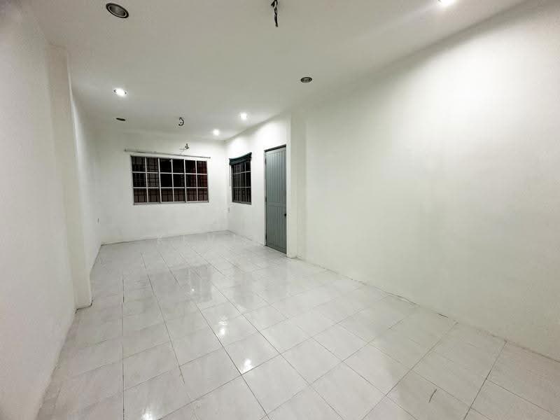 Semi-Detached House for Sale in Teluk Intan (Perak) - Kevin Chai - Bedroom - PropertyGuru.com.my